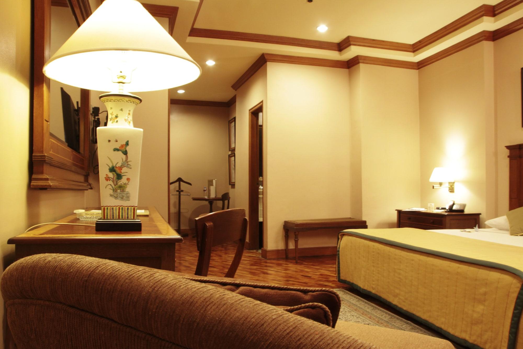 Herald Suites Makati City Exterior foto
