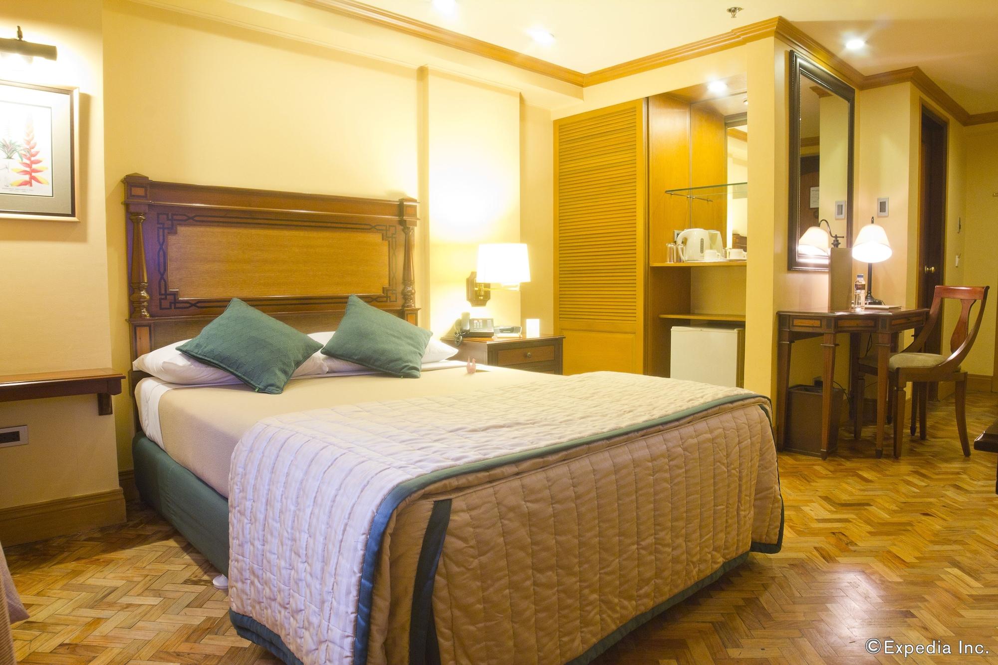 Herald Suites Makati City Exterior foto