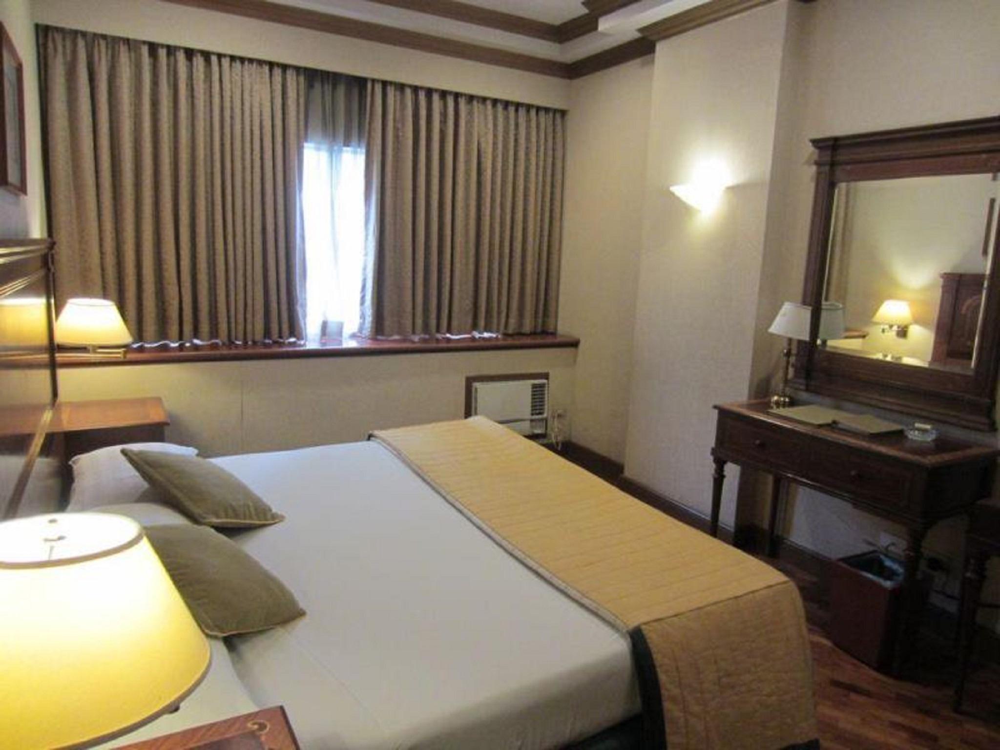 Herald Suites Makati City Exterior foto