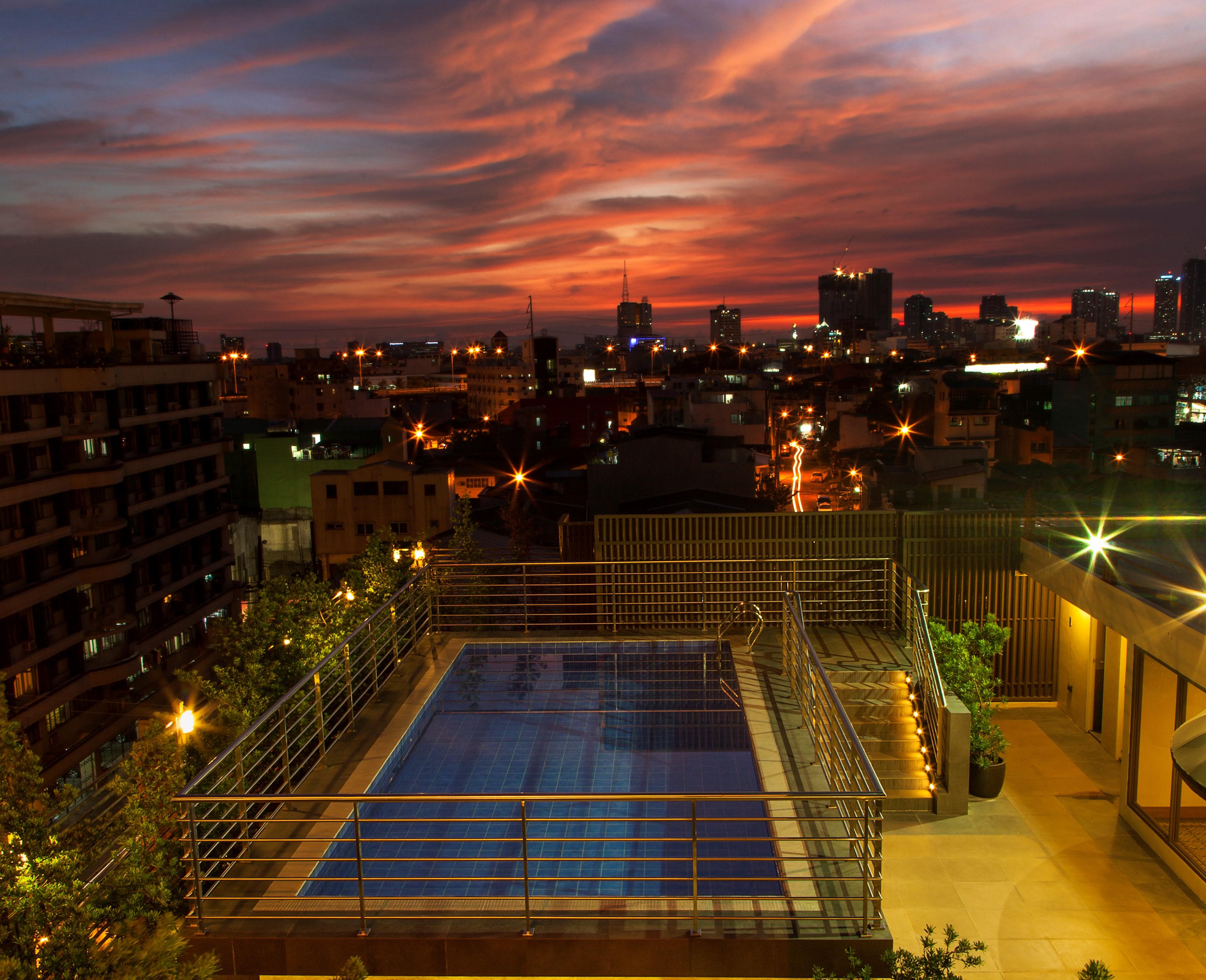Herald Suites Makati City Exterior foto