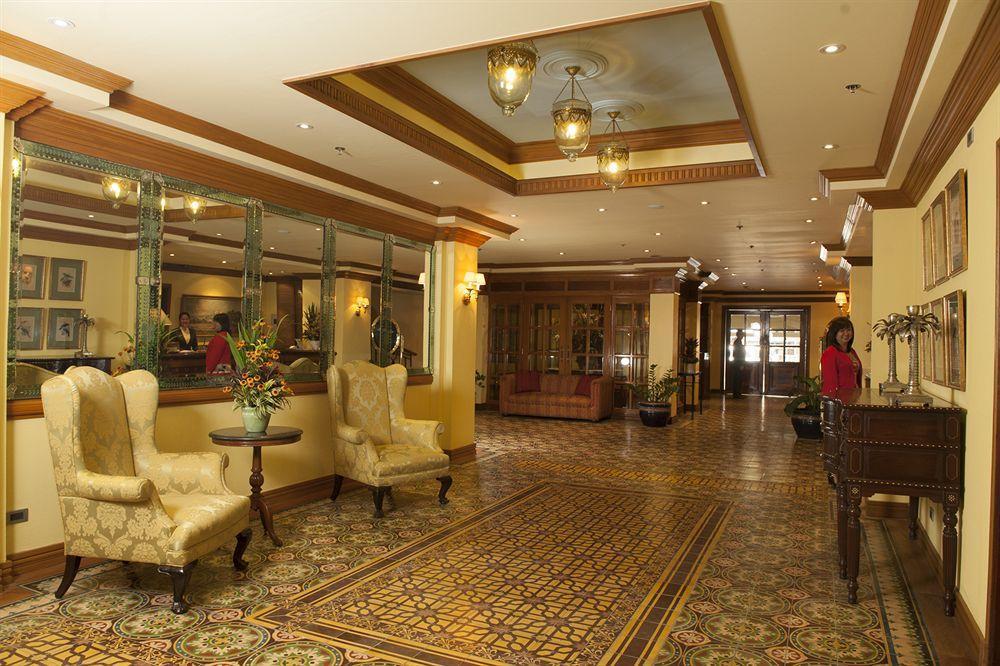 Herald Suites Makati City Exterior foto