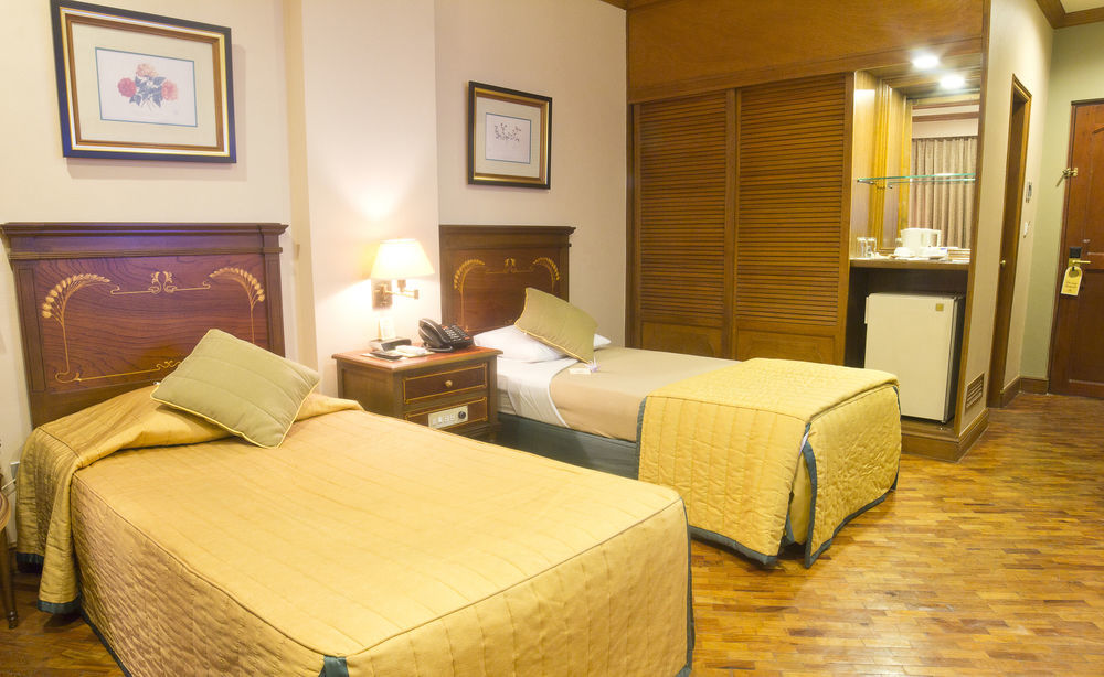 Herald Suites Makati City Exterior foto