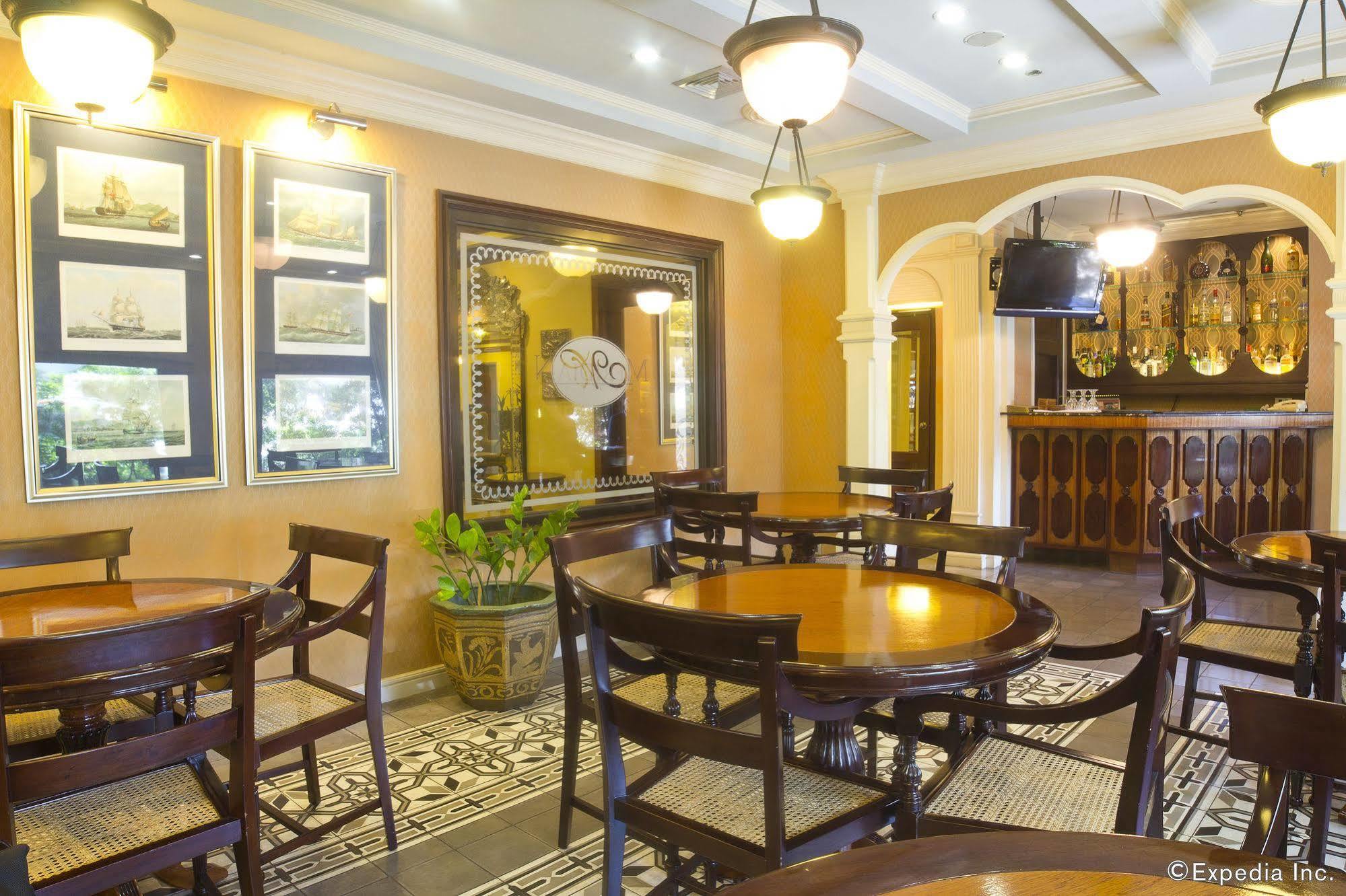 Herald Suites Makati City Exterior foto