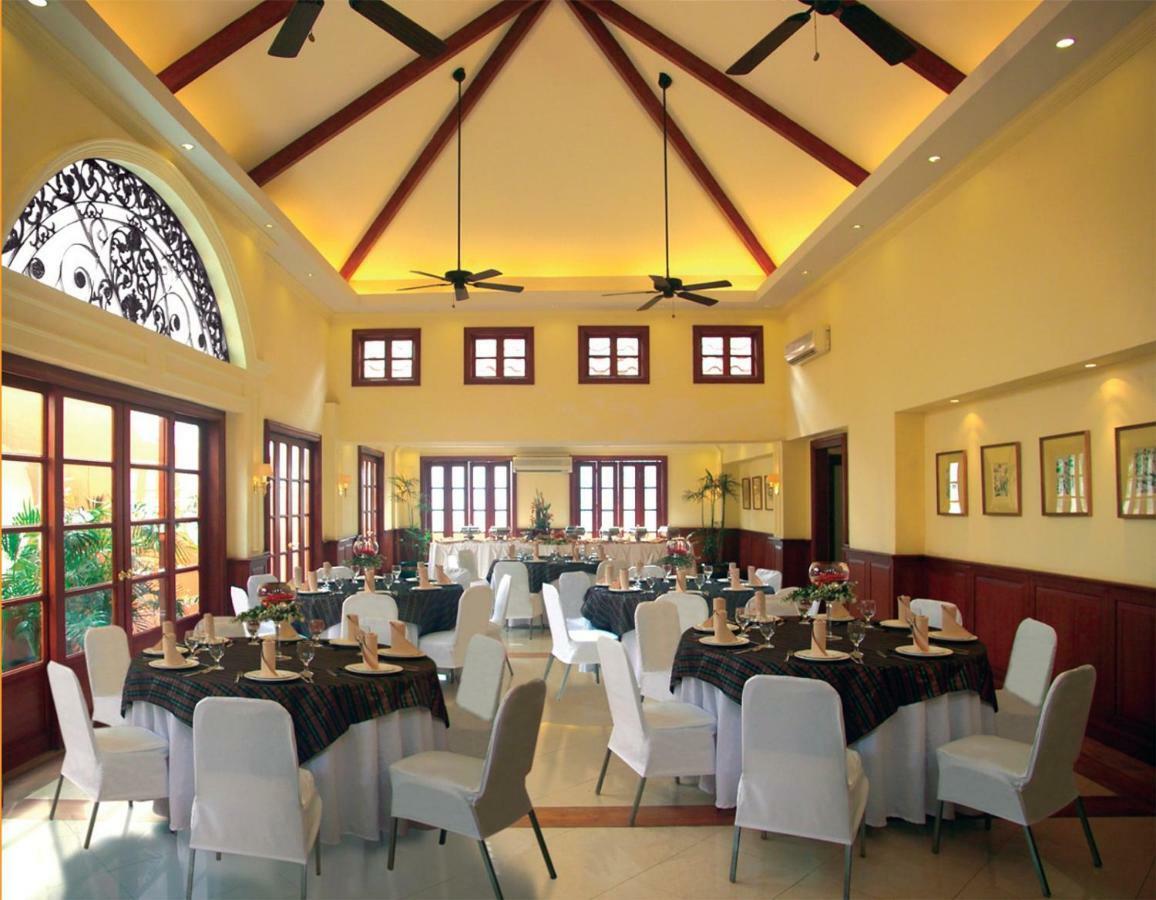 Herald Suites Makati City Exterior foto